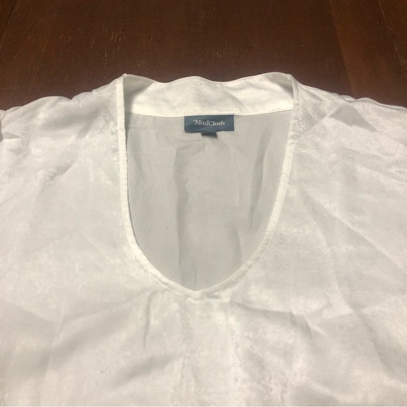 MODCLOTH white metallic v neck blouse P16 - Picture 5 of 9